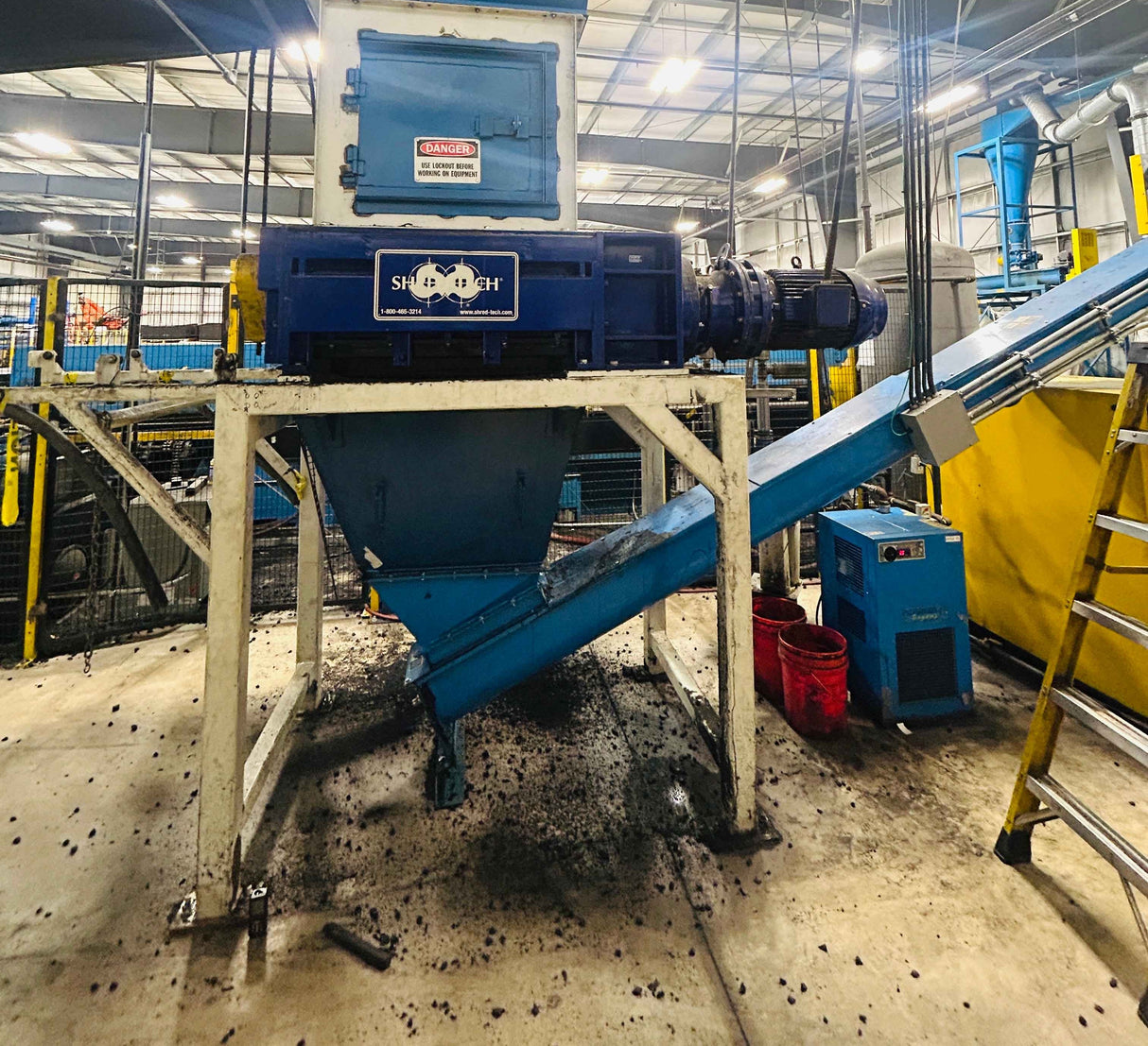 Shred-Tech STQ-50 Industrial 4-Shaft Shredder with Conveyor